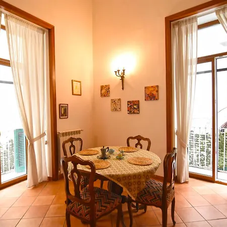 شقة La Casa Della Sibilla نابولي