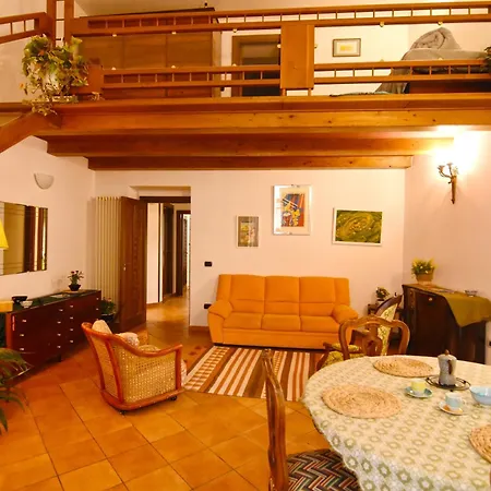 La Casa Della Sibilla * نابولي